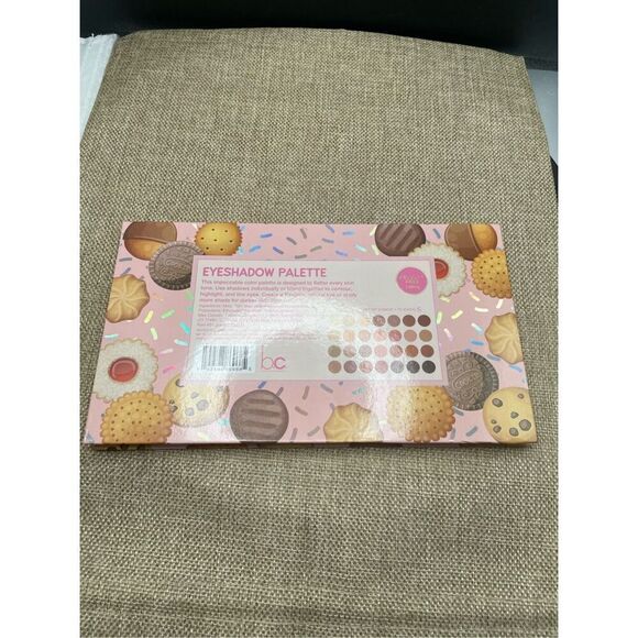 Beauty Concepts "Hello Sweetness" 28 Pan Eyeshadow Palette - Picture 5 of 7